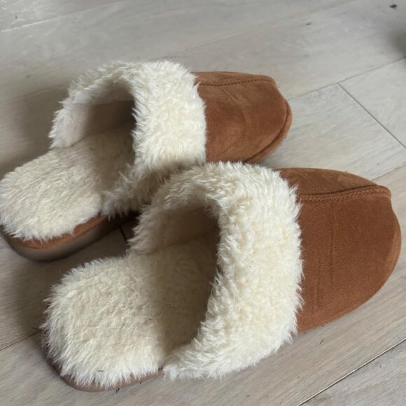 Women's Chestnut Comfy Memory Foam Slippers Closed-Toe Indoor House Shoes - Picture 2 of 11